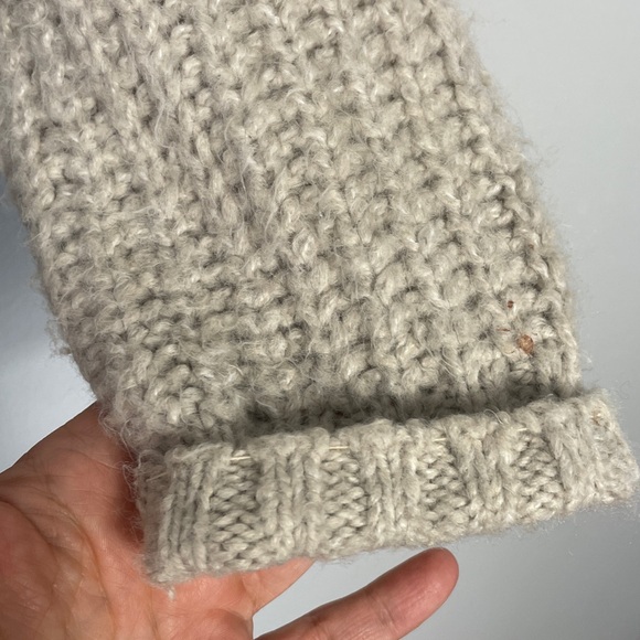 Saltwater Luxe Oatmeal Cardigan Sweater Size Small - Picture 8 of 14